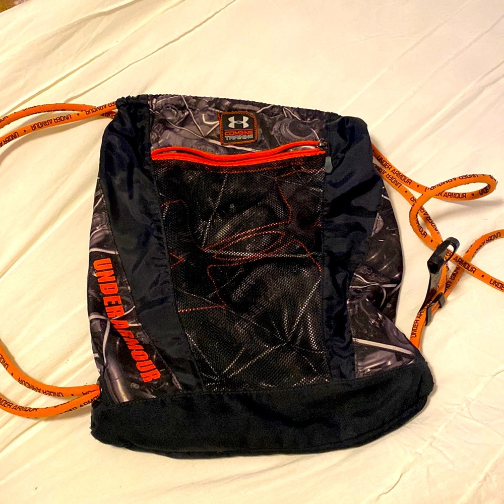 UNDERARMOUR DRAWSTRING VINYL BACKPACK